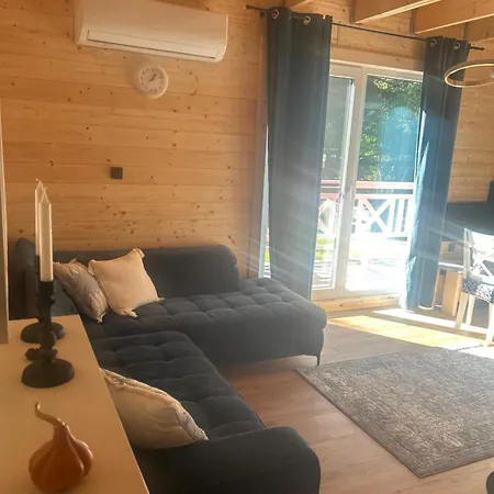 Вилла Mazury Czerwony Jacuzzi