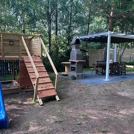 Вилла Mazury Czerwony Jacuzzi *