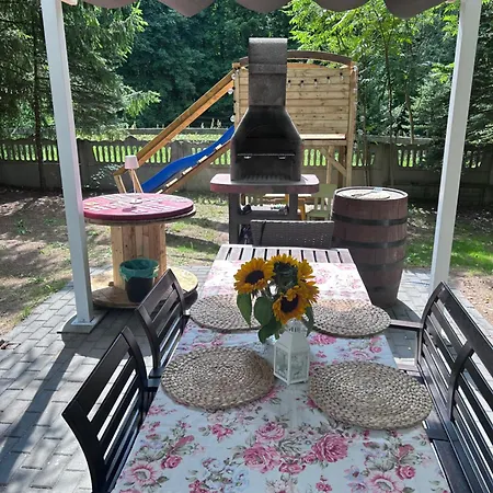 Вилла Mazury Czerwony Jacuzzi *